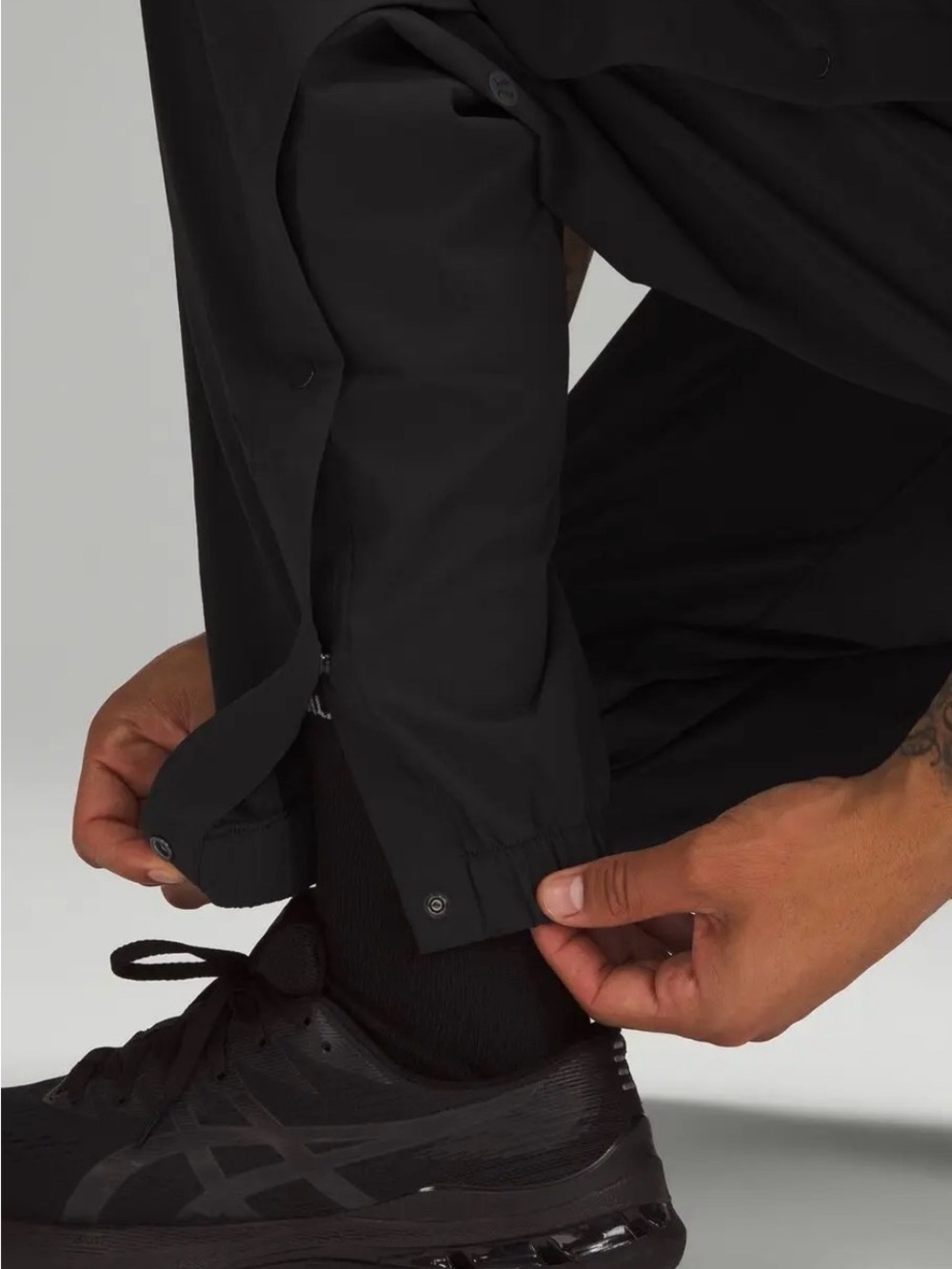 lululemon athletica Men’s Black Snap-Waist Joggers - Picture 8 of 16